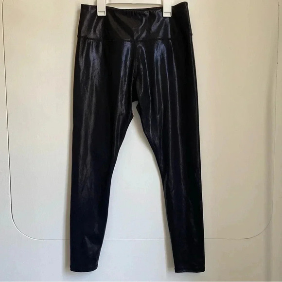 3/$39 NWOT Shiny Shine leggings L - Picture 1 of 4